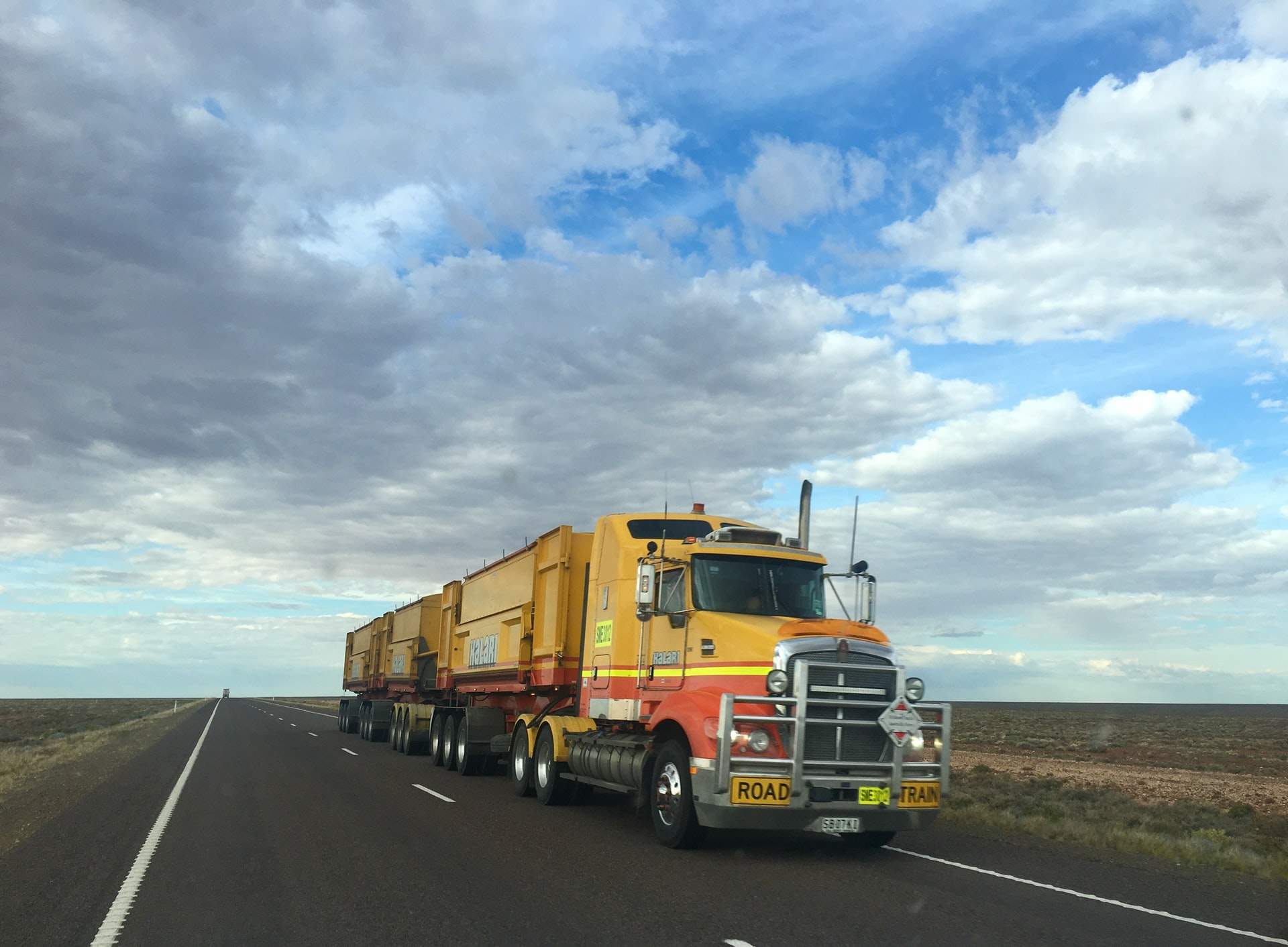 How To Reduce Risk While Driving Trucks How To Reduce Risk While Driving Trucks
